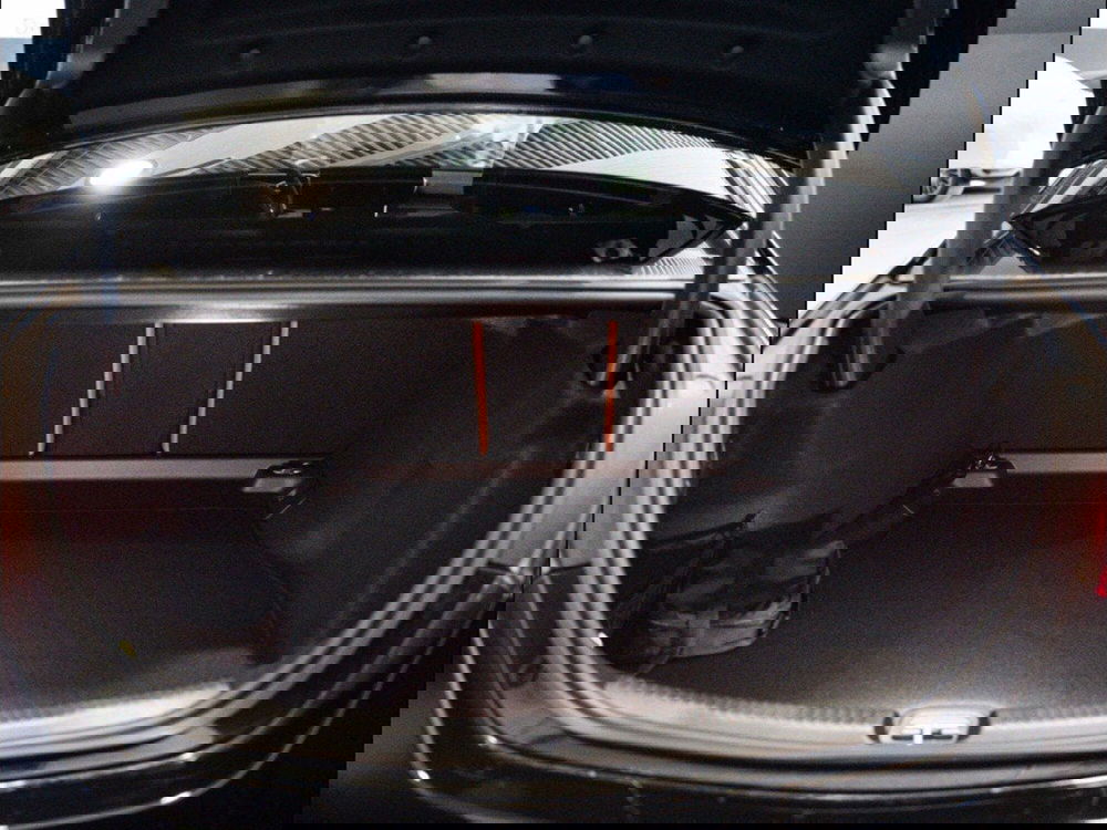 Mercedes-Benz Classe C nuova a Ancona (8)