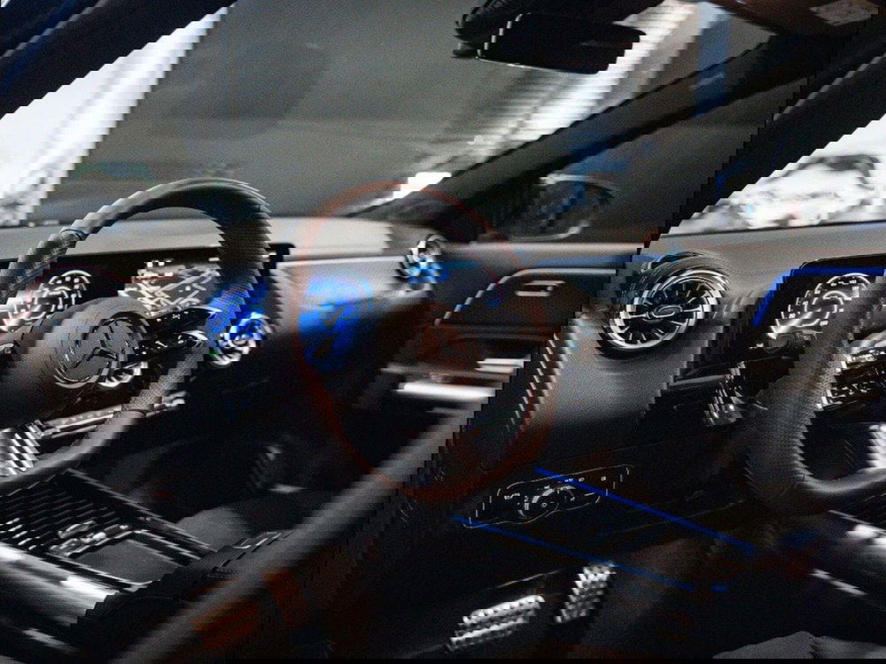 Mercedes-Benz EQA nuova a Ancona (10)