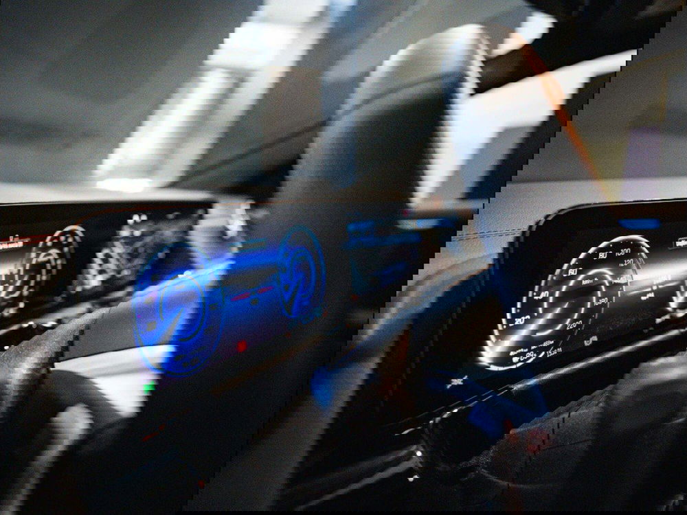 Mercedes-Benz EQA nuova a Ancona (11)