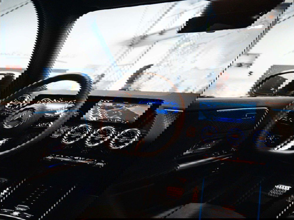 Mercedes-Benz EQA nuova a Ancona (17)