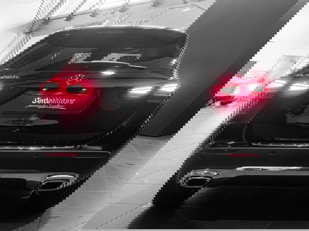 Mercedes-Benz GLA SUV nuova a Ancona (3)