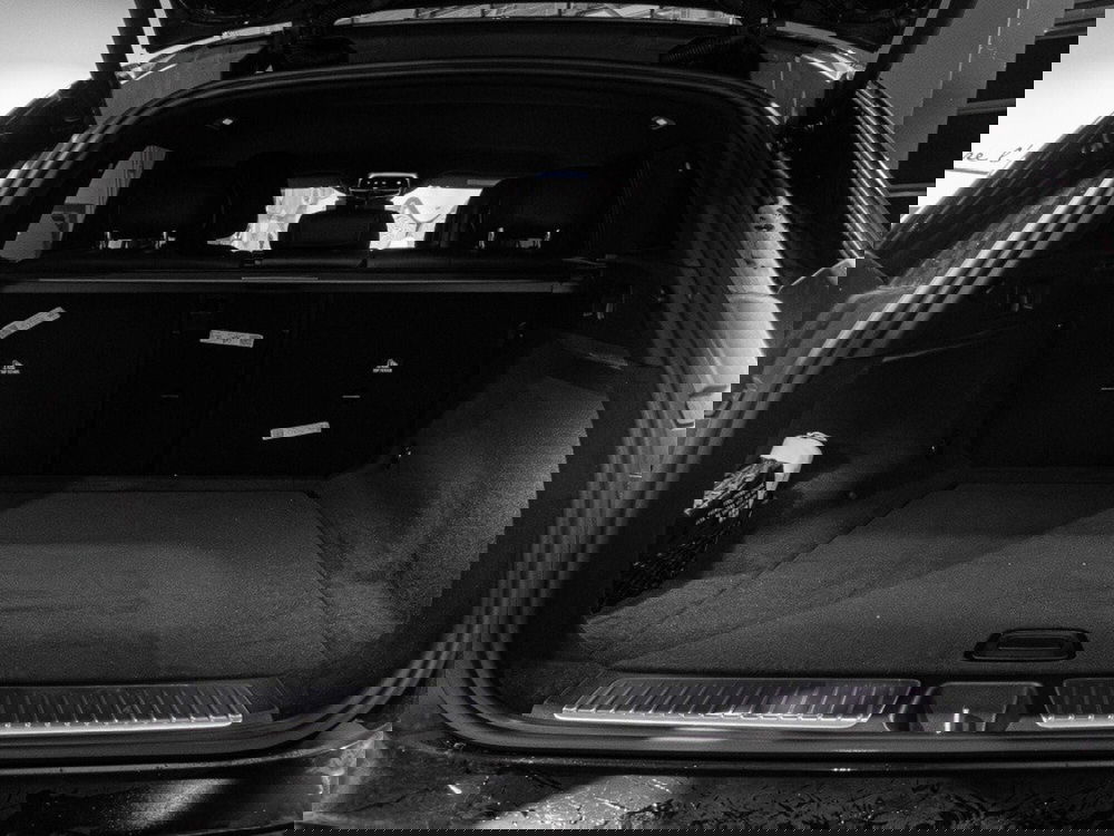 Mercedes-Benz EQE SUV nuova a Ancona (9)