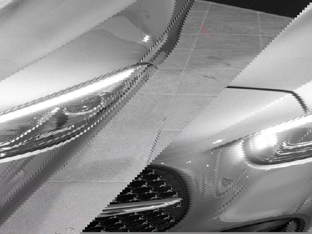 Mercedes-Benz Classe C nuova a Ancona (3)