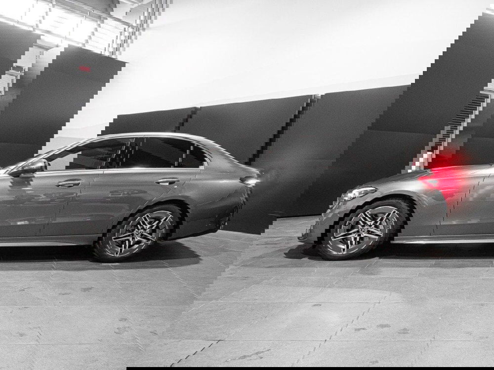 Mercedes-Benz Classe C nuova a Ancona (5)