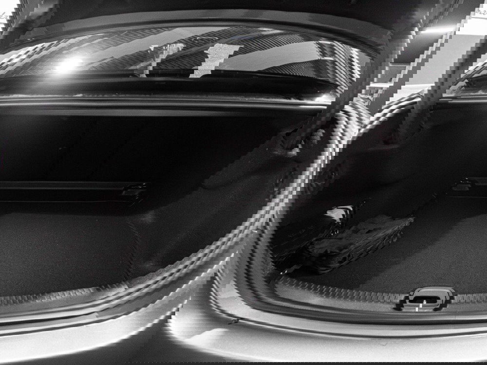 Mercedes-Benz Classe C nuova a Ancona (8)