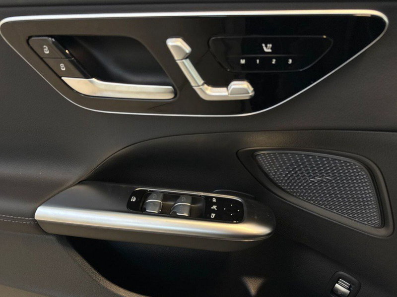 Mercedes-Benz Classe C nuova a Ancona (17)