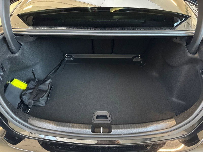 Mercedes-Benz Classe C nuova a Ancona (7)