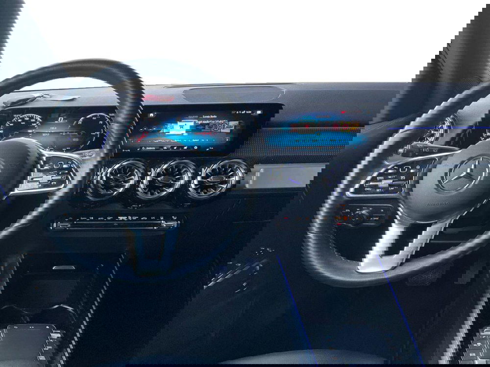 Mercedes-Benz EQB usata a Ancona (11)