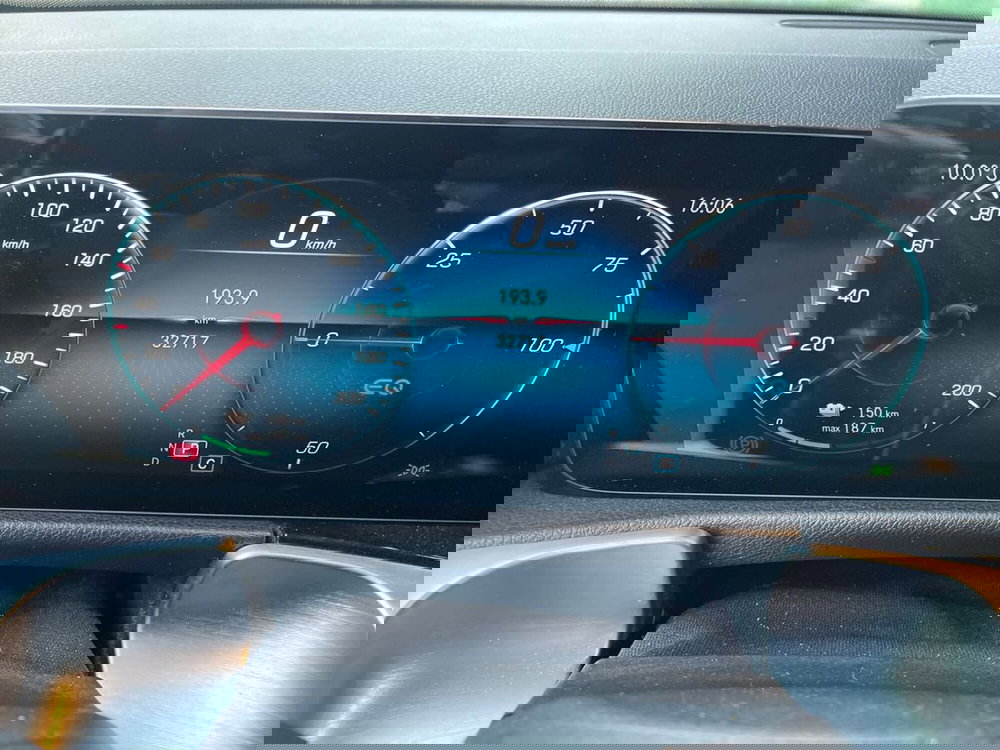 Mercedes-Benz EQB usata a Ancona (9)