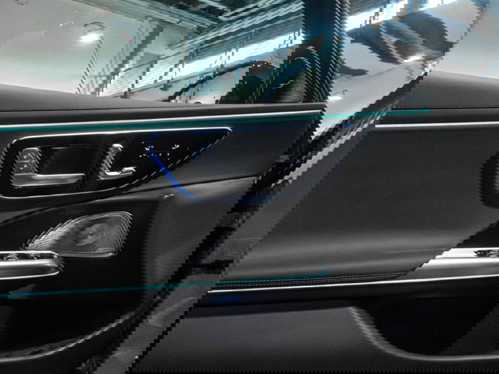 Mercedes-Benz Classe E nuova a Ancona (11)