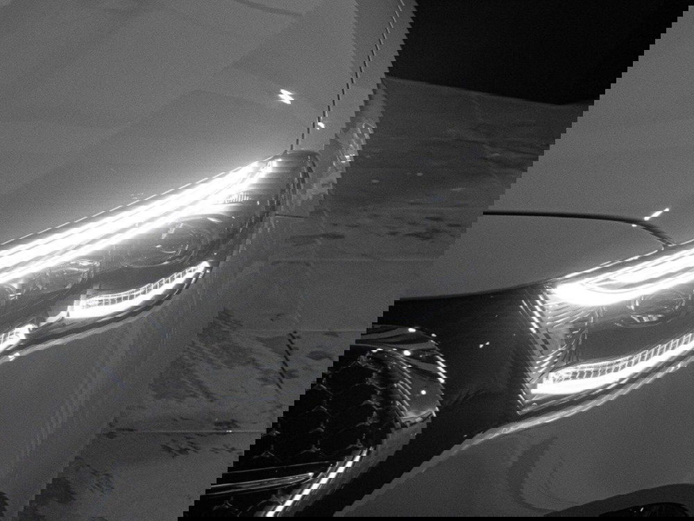 Mercedes-Benz Classe E nuova a Ancona (6)