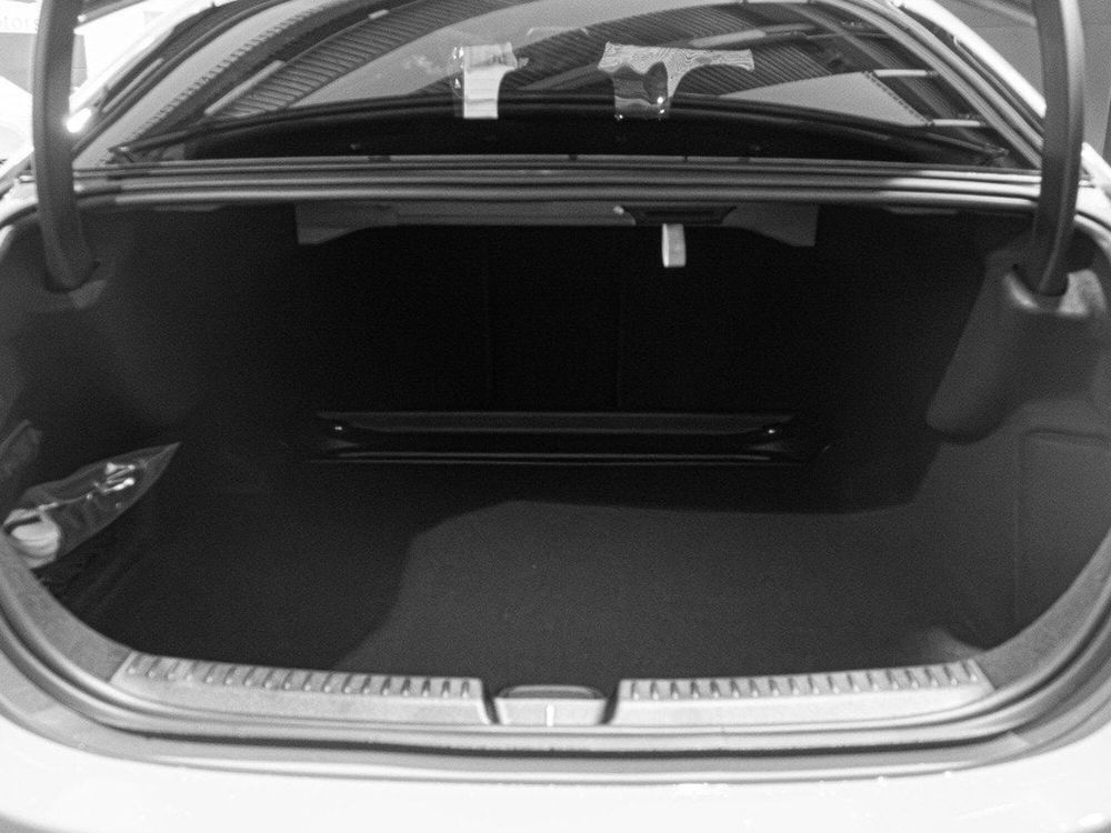 Mercedes-Benz Classe E nuova a Ancona (9)