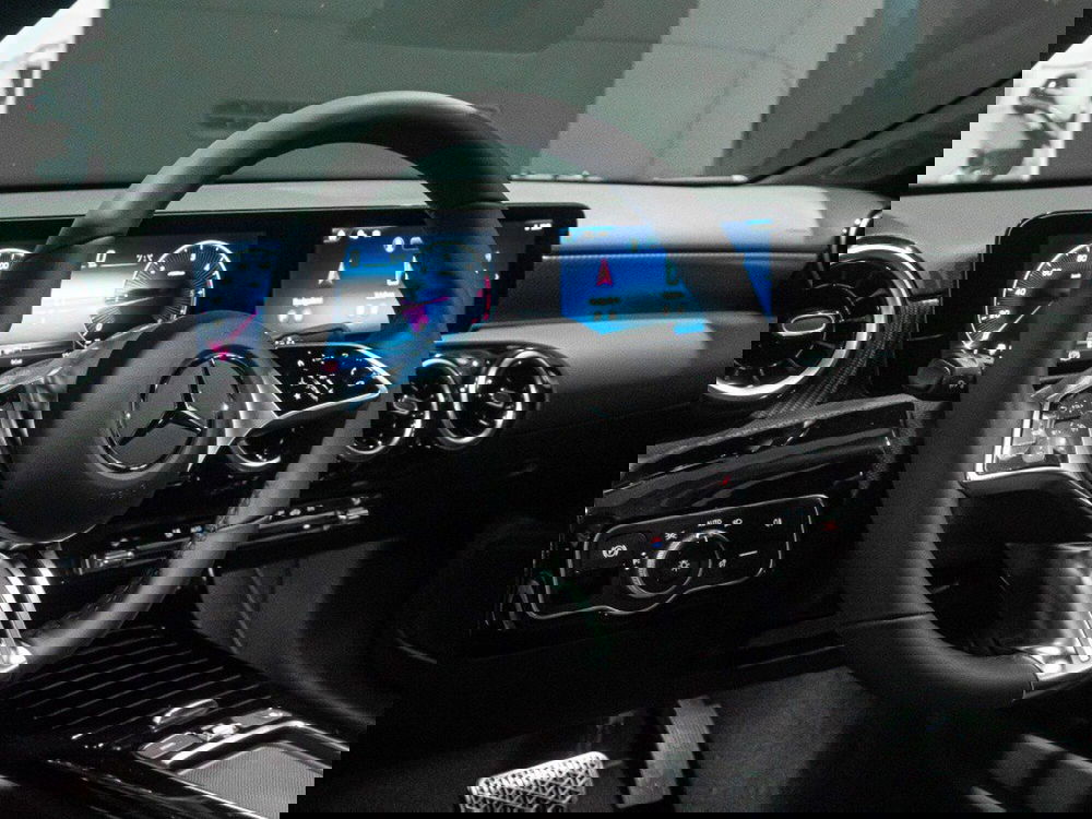 Mercedes-Benz Classe A Sedan nuova a Ancona (11)