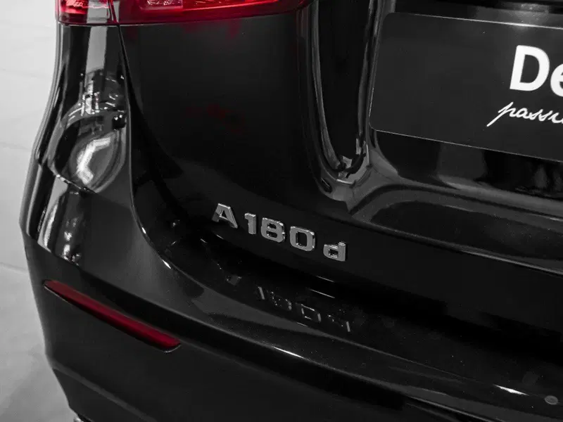 Mercedes-Benz Classe A Sedan nuova a Ancona (13)