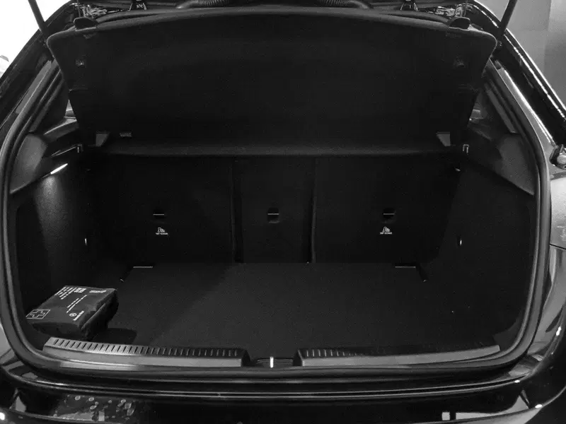 Mercedes-Benz Classe A Sedan nuova a Ancona (14)