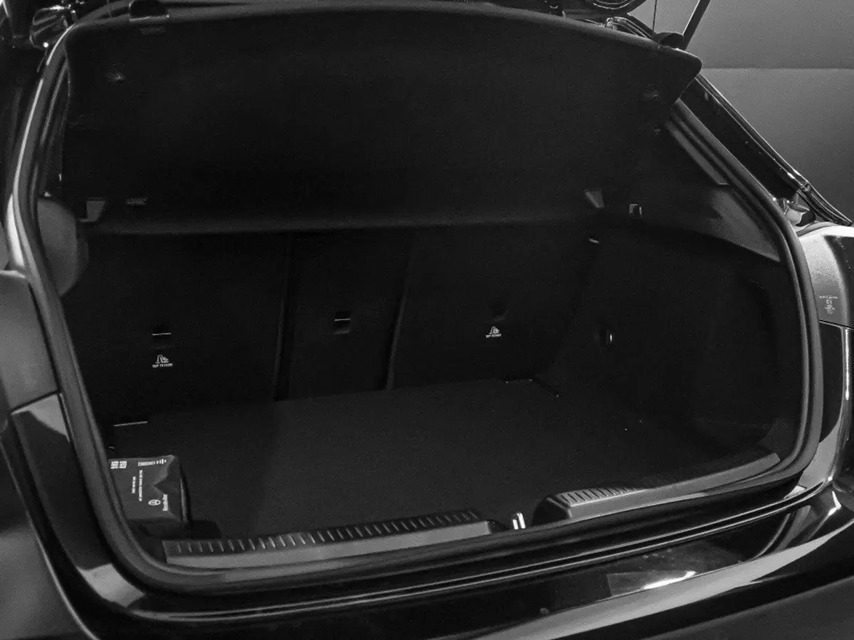 Mercedes-Benz Classe A Sedan nuova a Ancona (15)