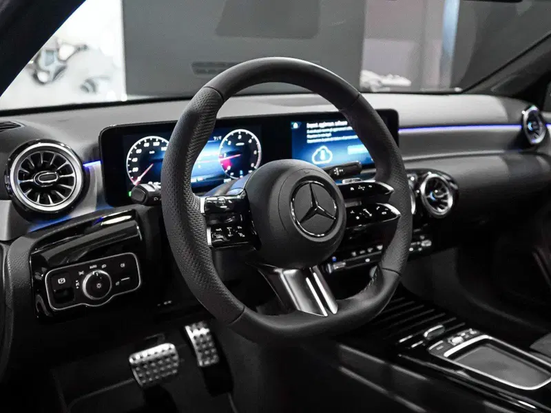 Mercedes-Benz Classe A Sedan nuova a Ancona (17)