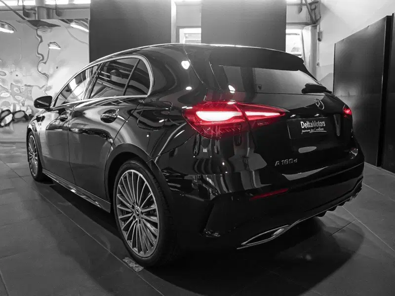Mercedes-Benz Classe A Sedan nuova a Ancona (3)