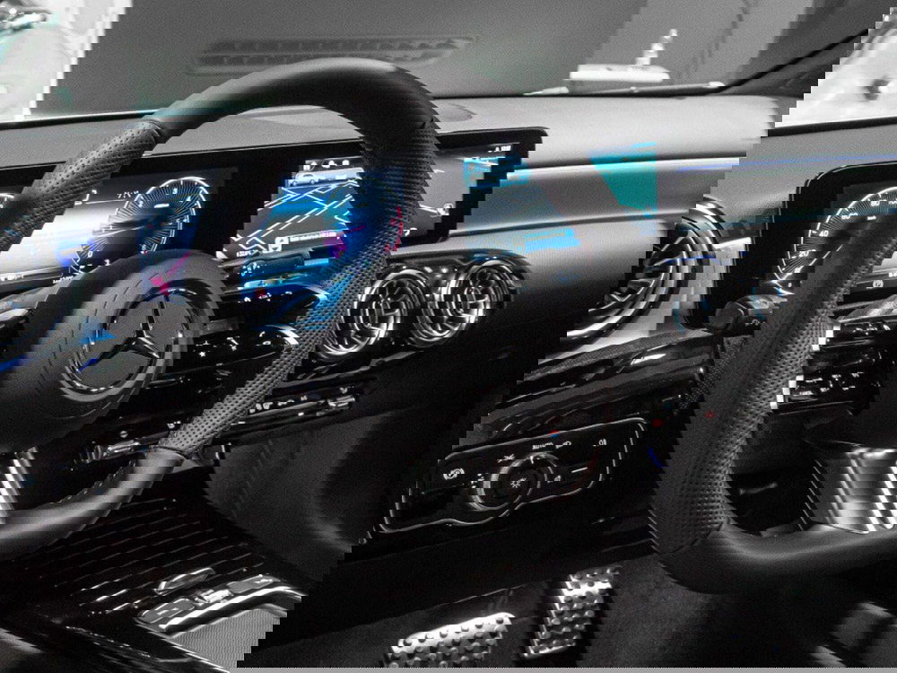 Mercedes-Benz Classe A Sedan nuova a Ancona (11)