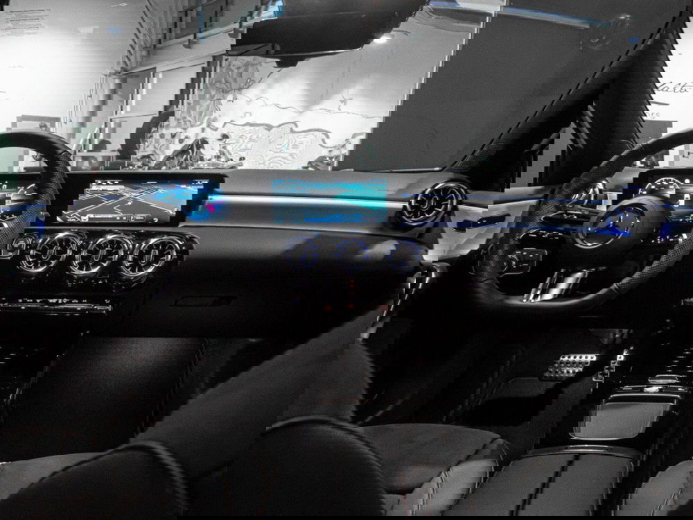 Mercedes-Benz Classe A Sedan nuova a Ancona (16)