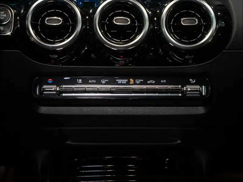 Mercedes-Benz GLA SUV nuova a Ancona (17)