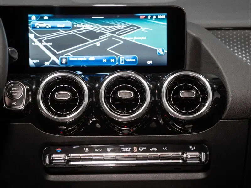 Mercedes-Benz GLA SUV nuova a Ancona (18)