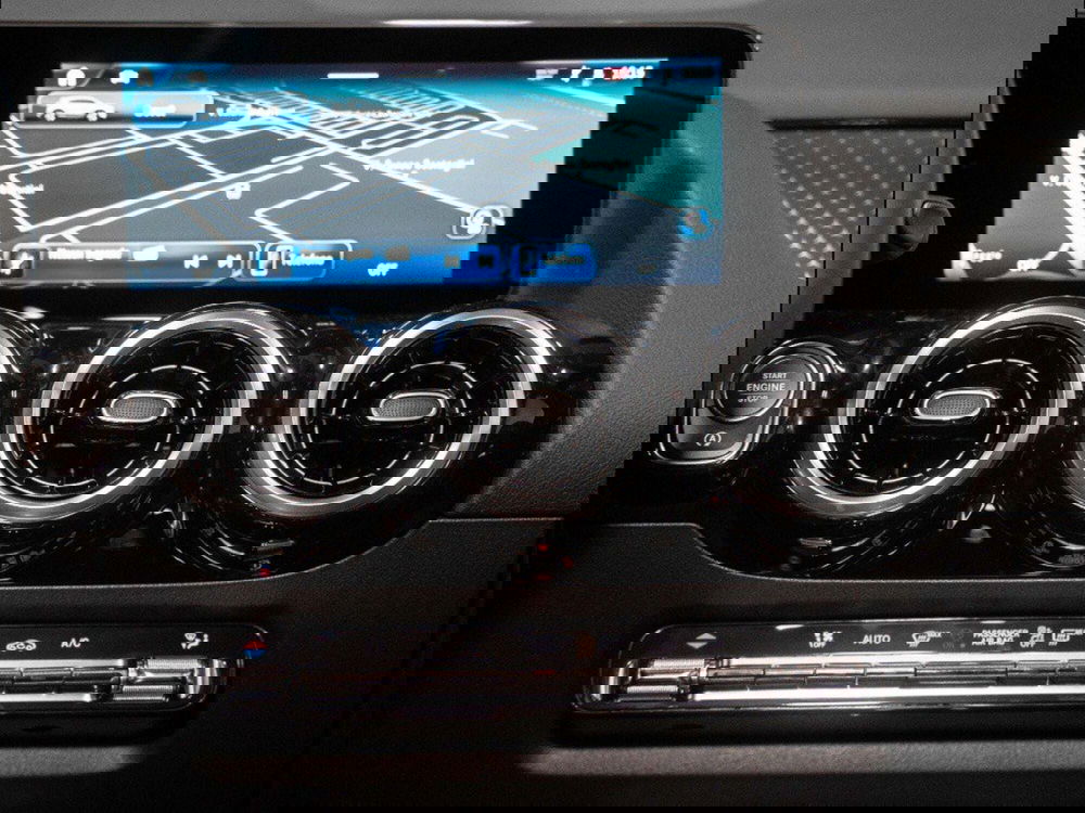 Mercedes-Benz GLA SUV nuova a Ancona (18)