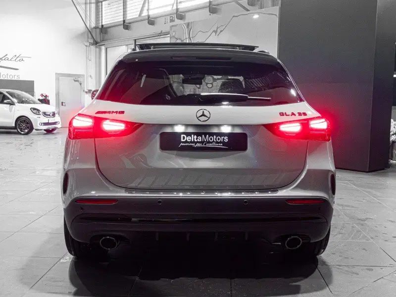 Mercedes-Benz GLA SUV nuova a Ancona (3)