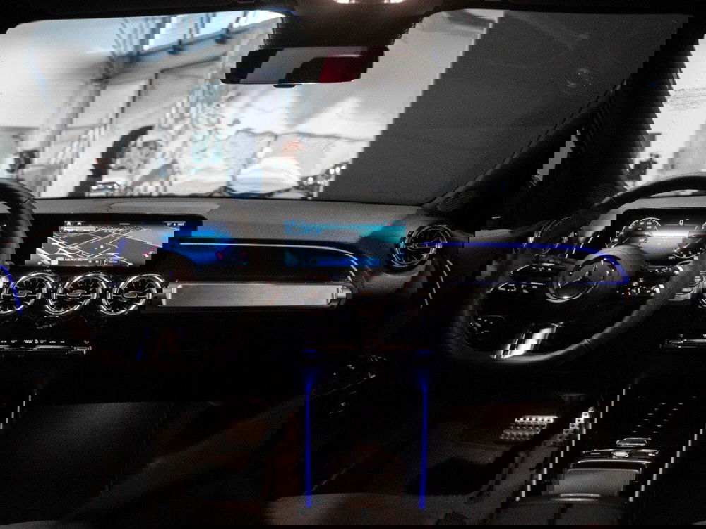 Mercedes-Benz GLB nuova a Ancona (15)