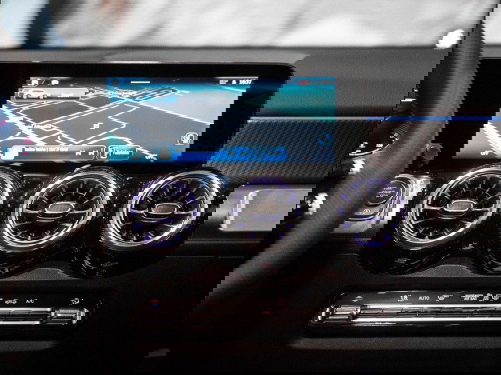 Mercedes-Benz GLB nuova a Ancona (19)