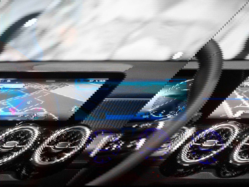 Mercedes-Benz GLB nuova a Ancona (20)