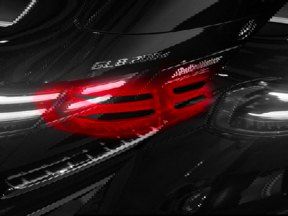 Mercedes-Benz GLB nuova a Ancona (8)