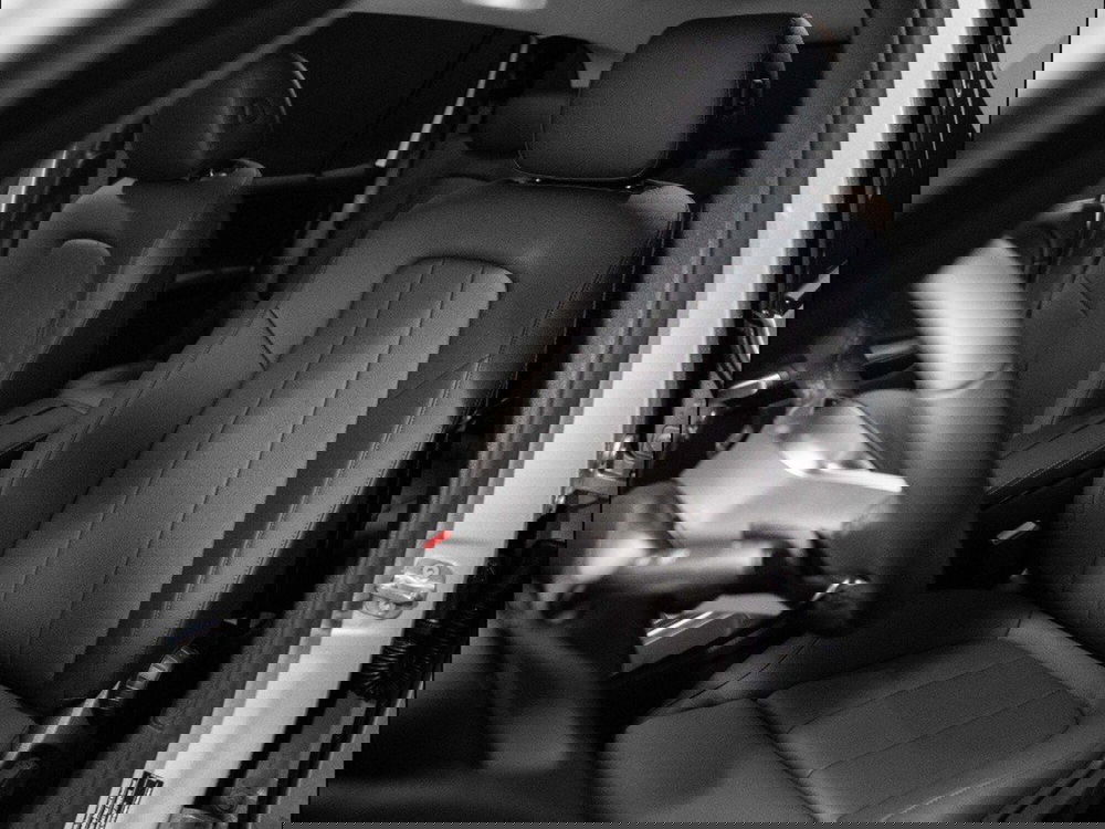 Mercedes-Benz GLB nuova a Ancona (11)