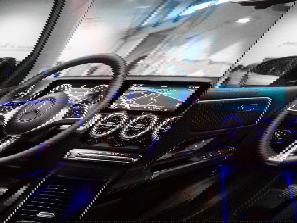 Mercedes-Benz GLB nuova a Ancona (15)