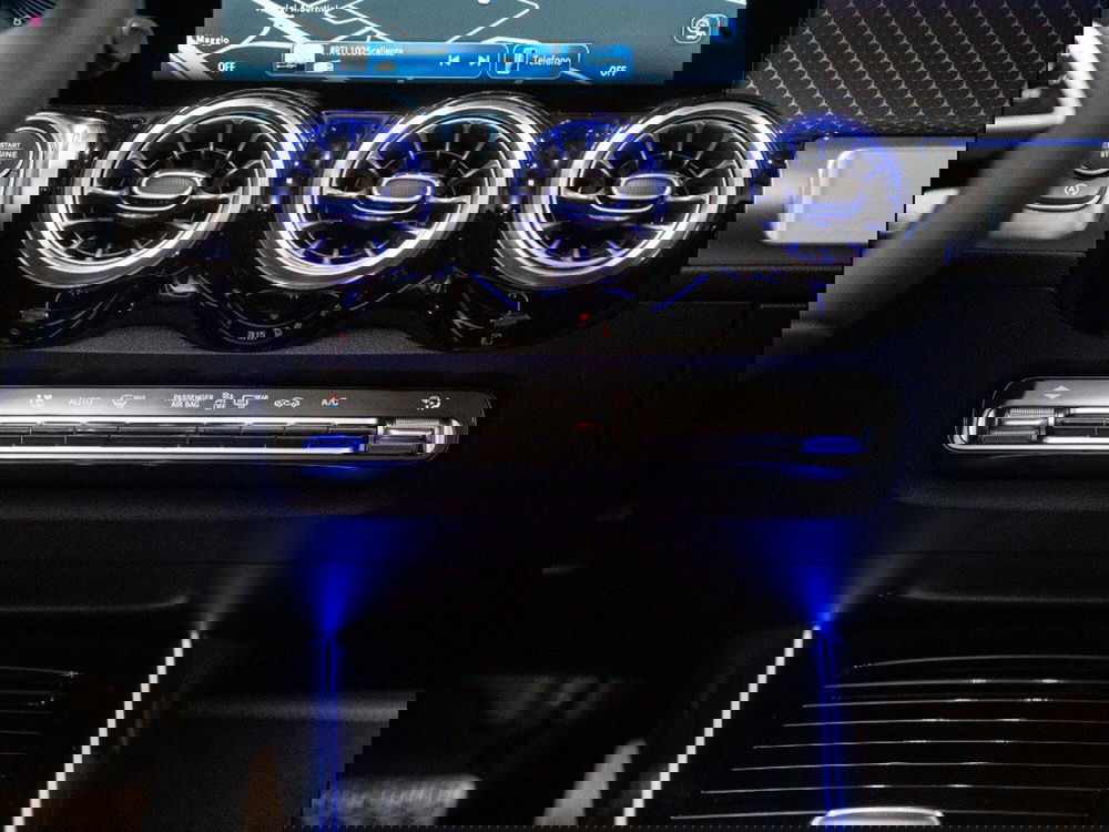 Mercedes-Benz GLB nuova a Ancona (17)