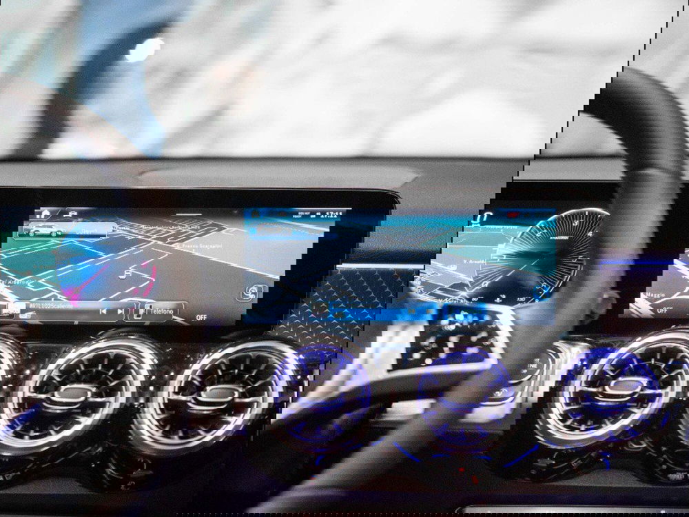 Mercedes-Benz GLB nuova a Ancona (19)