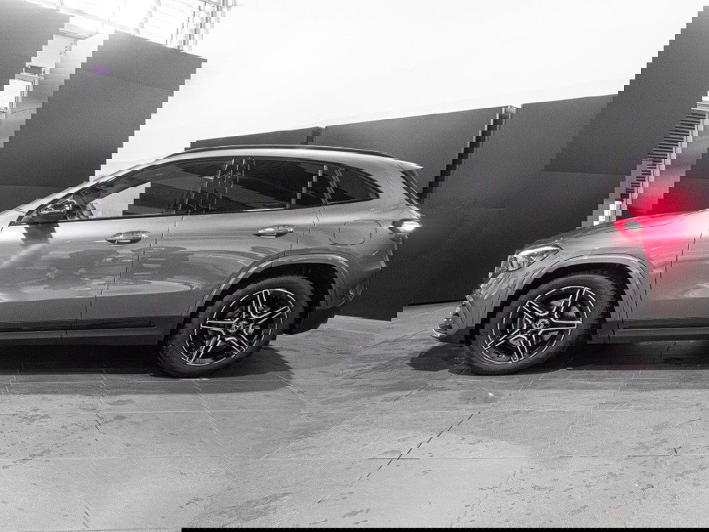 Mercedes-Benz GLA SUV nuova a Ancona (2)