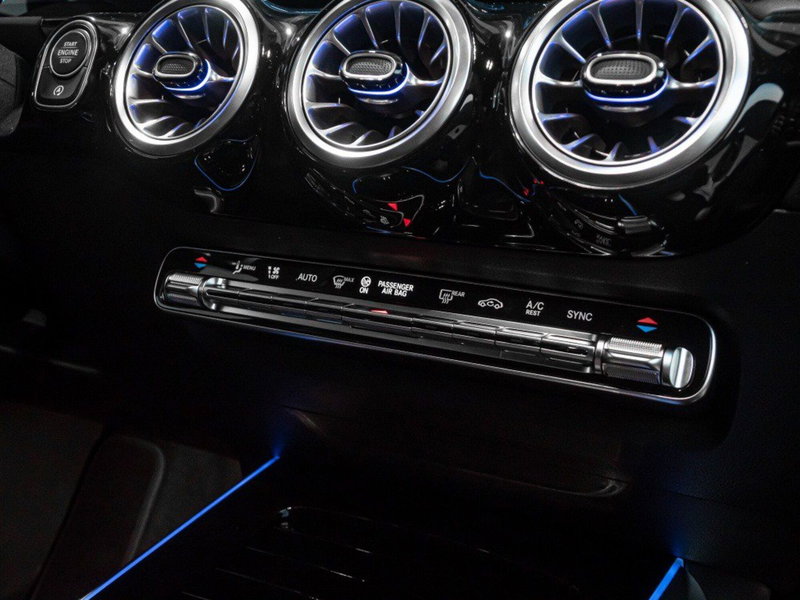Mercedes-Benz GLA SUV nuova a Ancona (20)