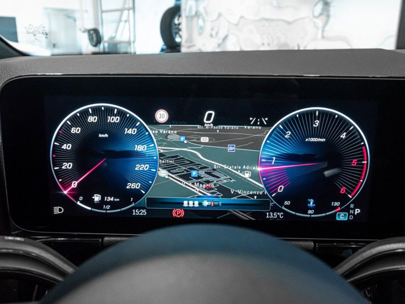 Mercedes-Benz GLA SUV nuova a Ancona (15)