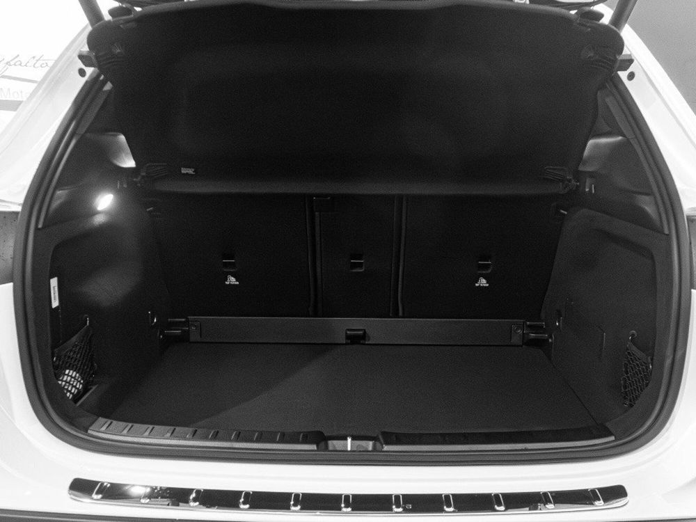 Mercedes-Benz GLA SUV nuova a Ancona (9)