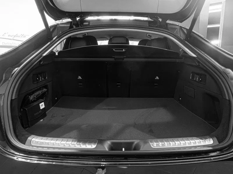Mercedes-Benz GLC Coupé nuova a Ancona (9)