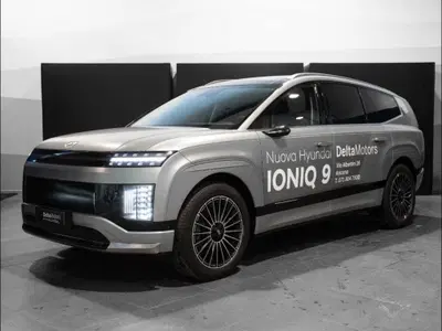Hyundai Ioniq 9 110 kWh Calligraphy awd performance nuova a Ancona