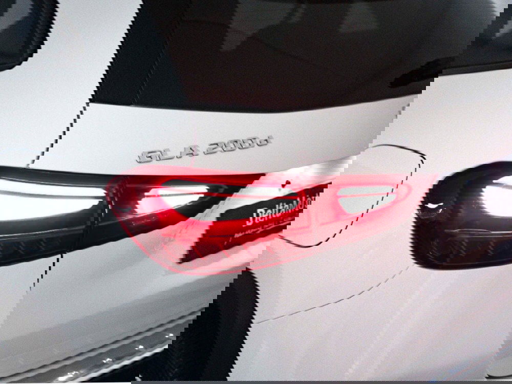 Mercedes-Benz GLA SUV nuova a Ancona (8)