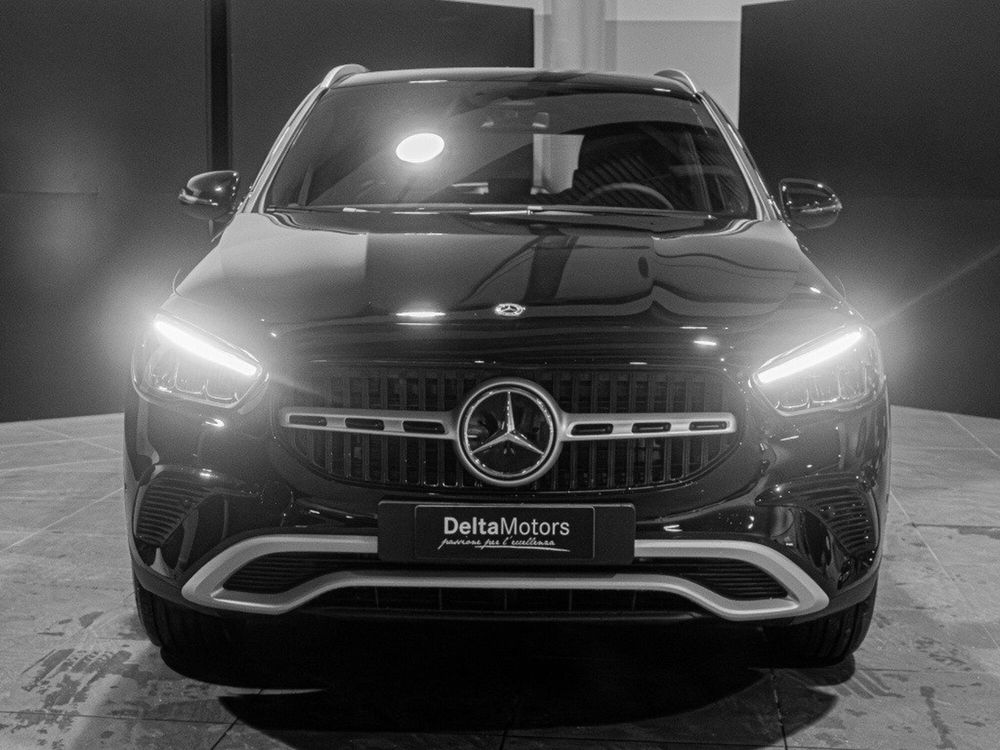 Mercedes-Benz GLA SUV nuova a Ancona (5)