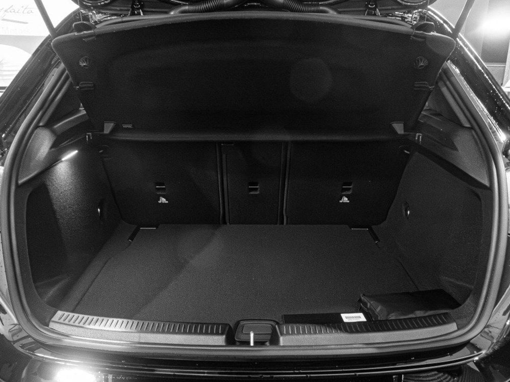 Mercedes-Benz Classe A Sedan nuova a Ancona (9)