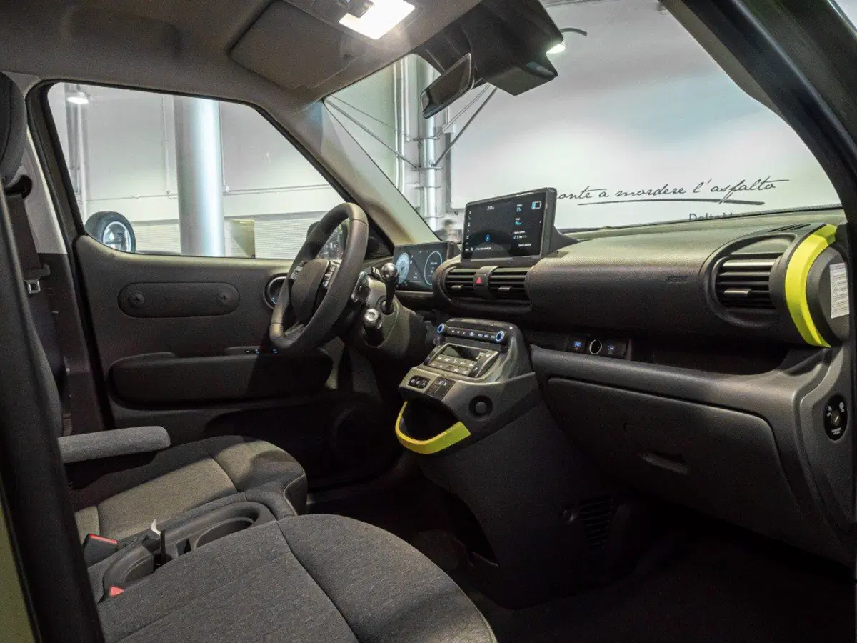Hyundai Inster nuova a Ancona (17)