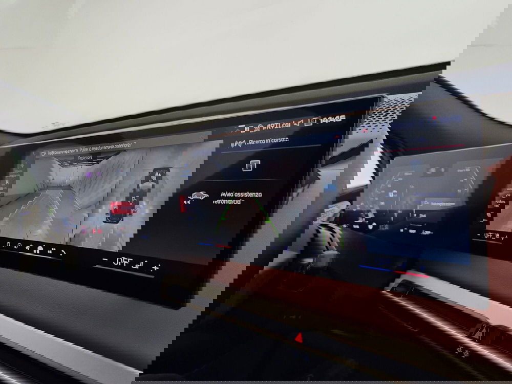 BMW iX usata a Torino (16)