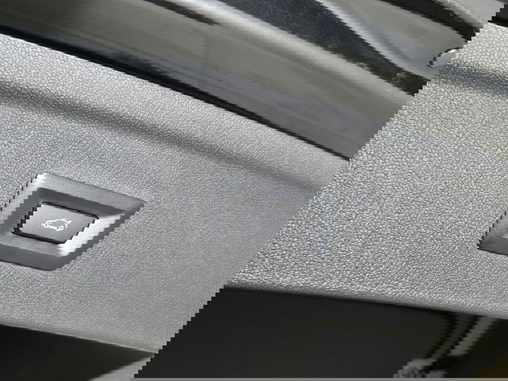 BMW iX usata a Torino (20)