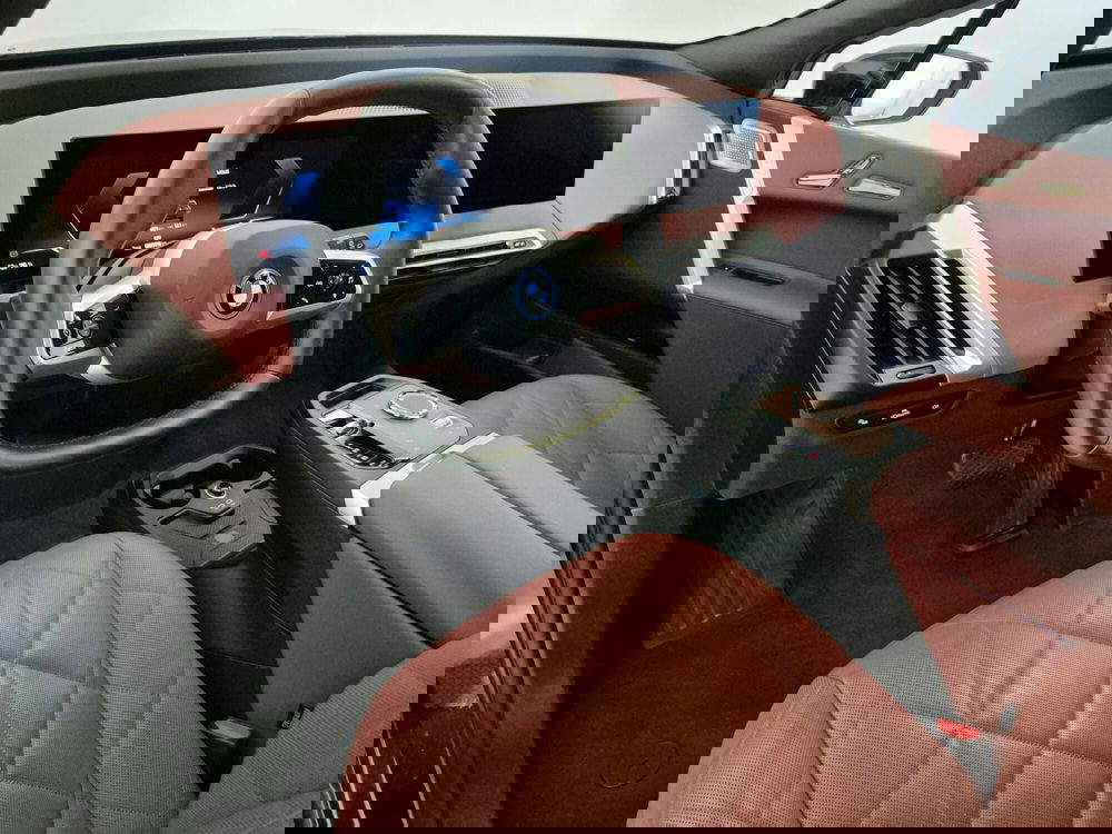 BMW iX usata a Torino (6)