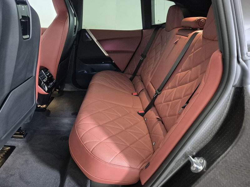 BMW iX usata a Torino (7)